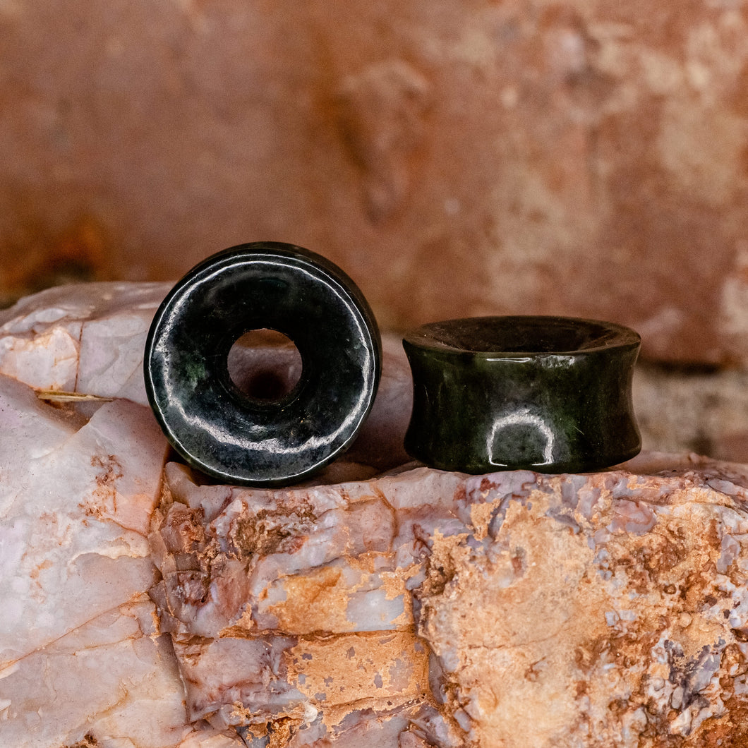 Nephrite Jade Eyelet  +7/8